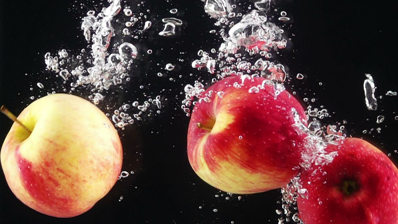 Apples falling t kerabat slot hrough water