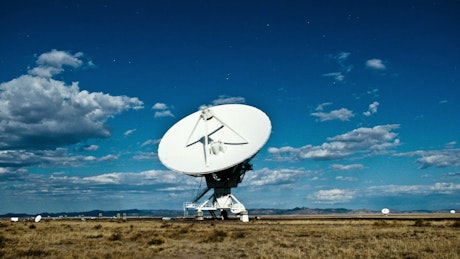 Big antenna from Very Large Array in New Mexico.