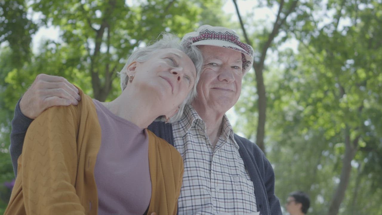 ⁣C 888 login ute old couple in a park