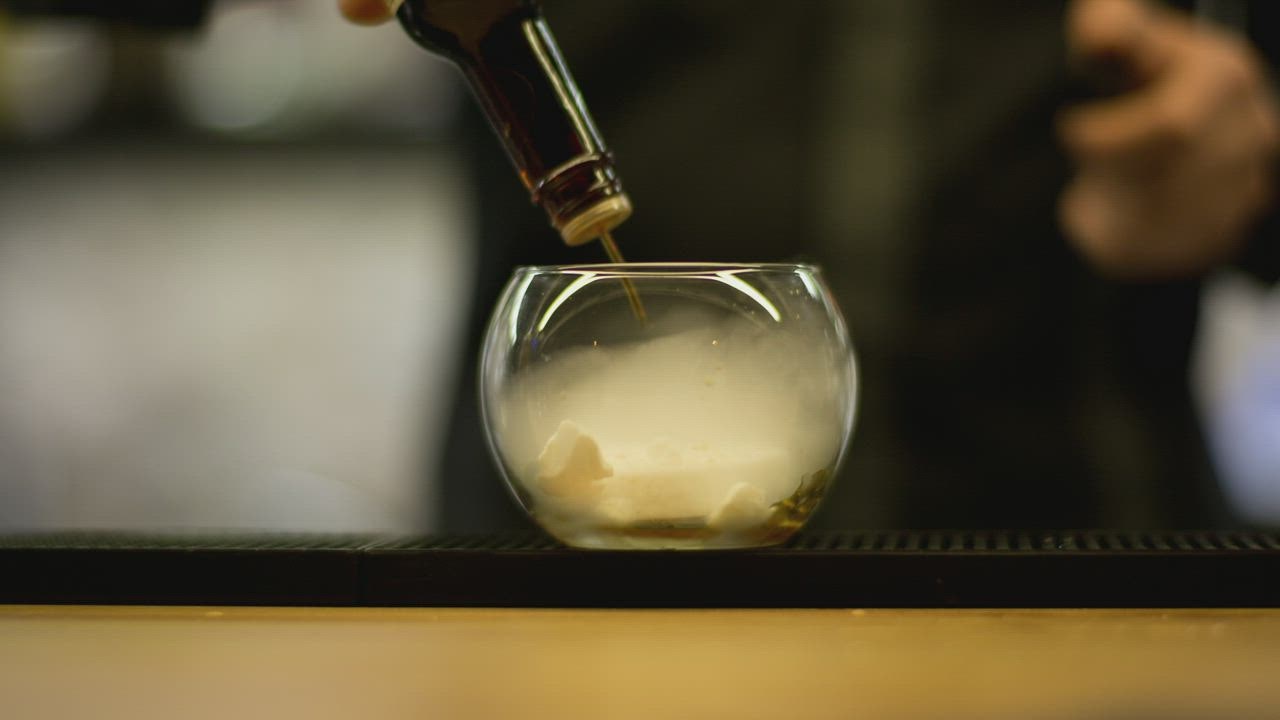 Experimental cocktail in the b ayo judi ar