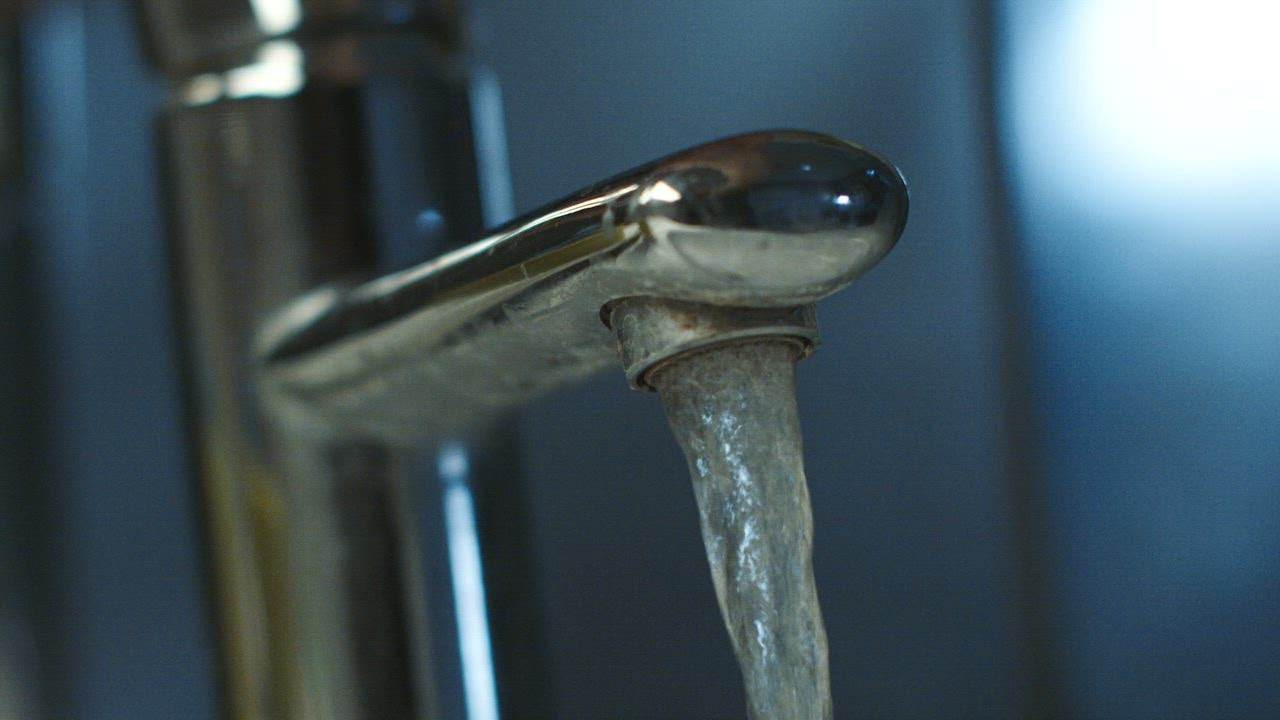flowing water faucet