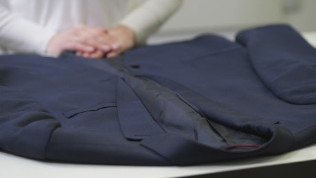 Preparing a jacket for cleaning