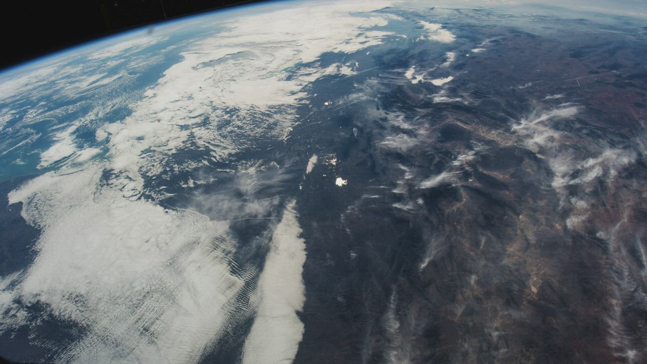 ⁣Gambar langsung satelit super wuhan dari Planet Bumi