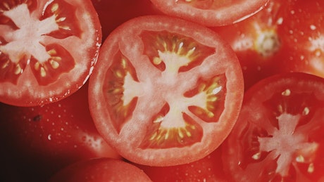 几片西红柿的慢动作