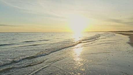 海浪上的日出