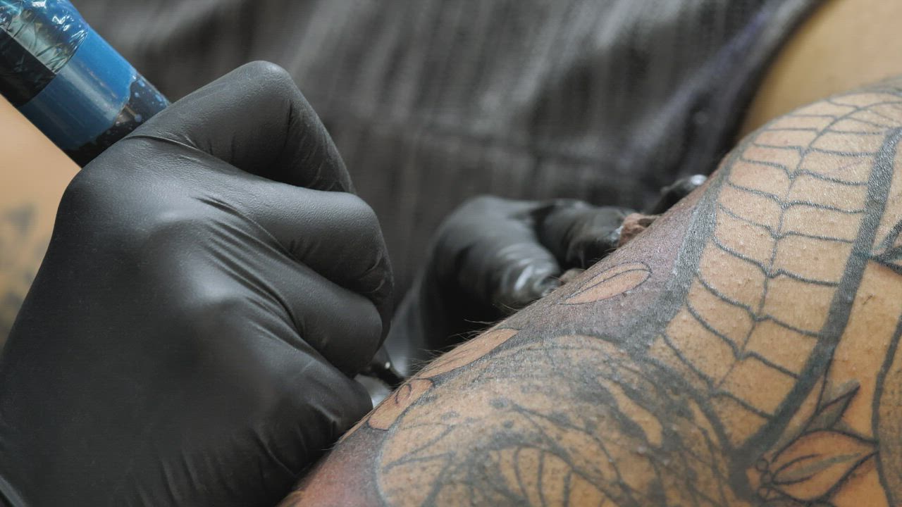 Irish tattoo artist offers free tattoos over self-harm scars |  IrishCentral.com