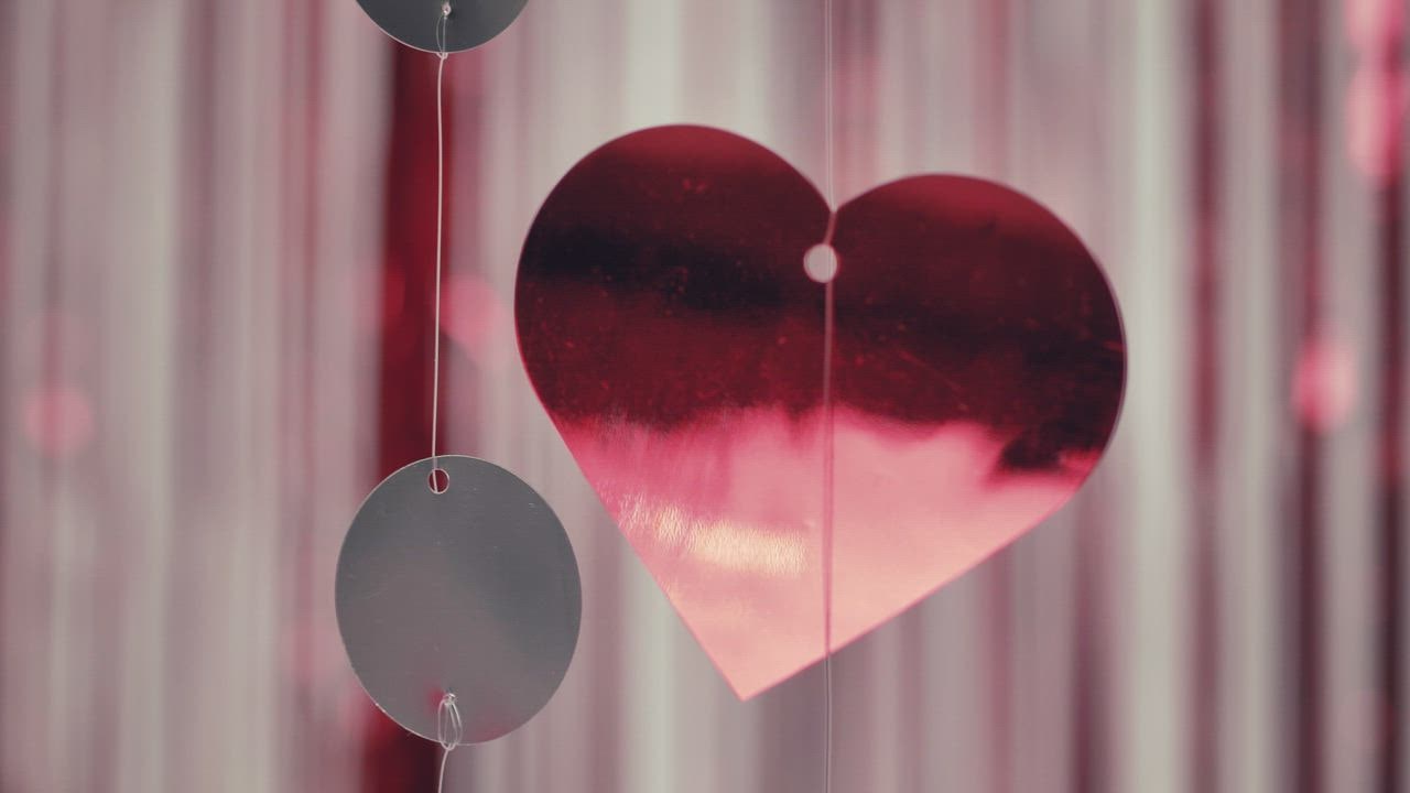 Valentine's D LIVEDRAW ay Ornaments Concept Video