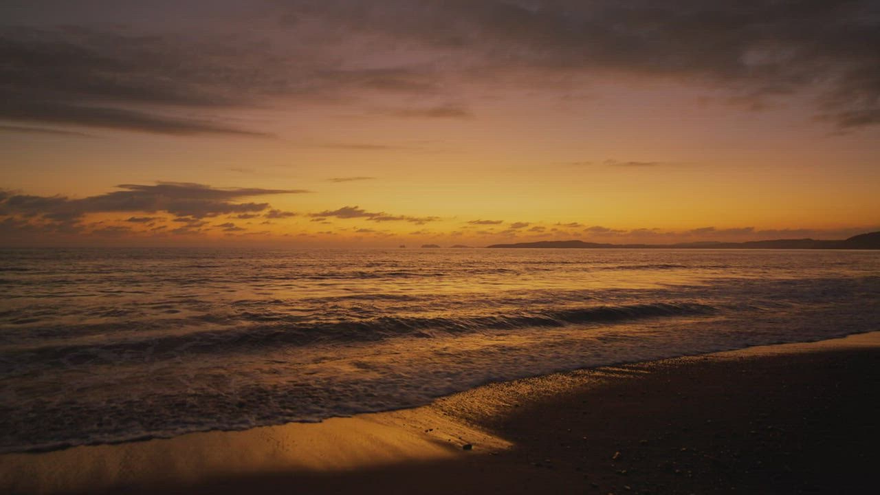 Beach Sunset With Waves Splashing - 4K Vertical Video Format - Relaxing  Nature 